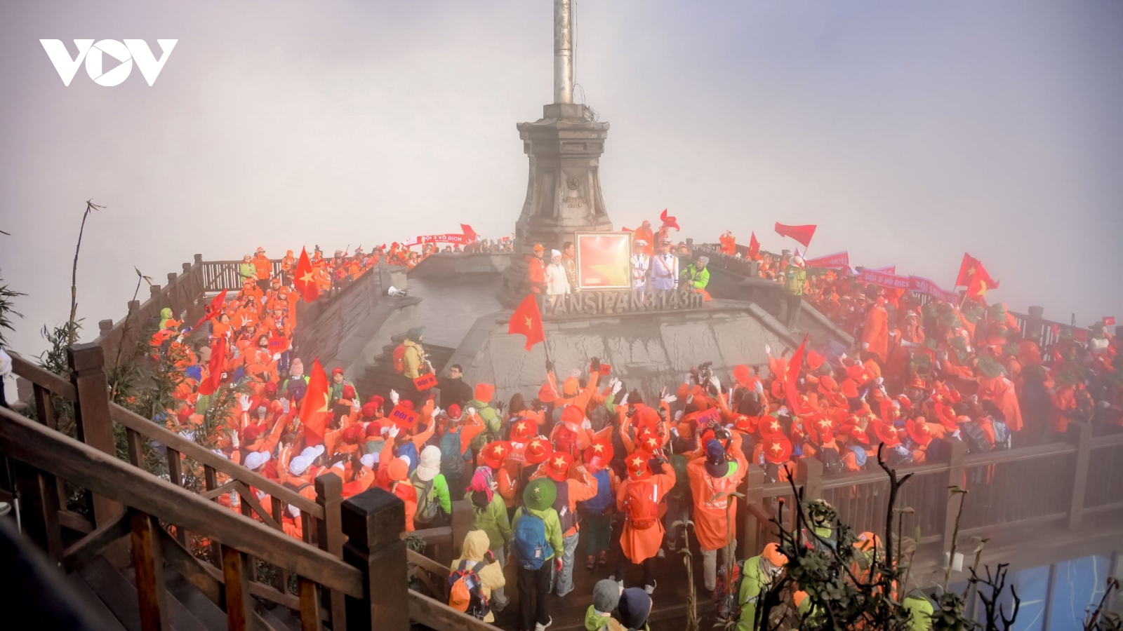 Bứt phá bản thân cùng hành trình chinh phục đỉnh Fansipan