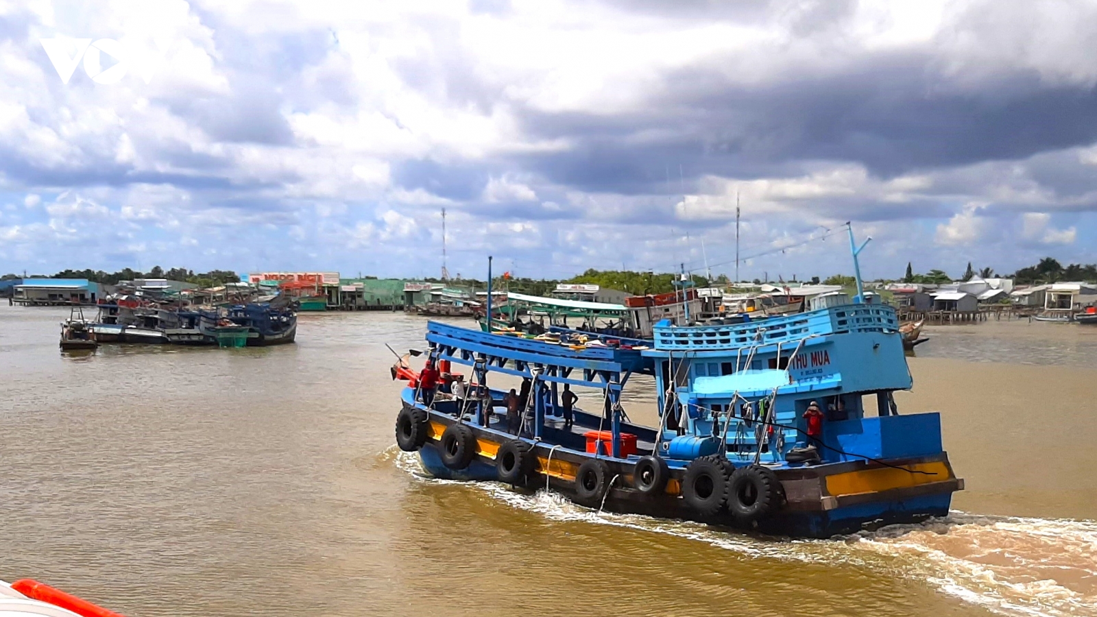 Cà Mau: Thu hay không thu tiền cước thiết bị giám sát tàu cá?