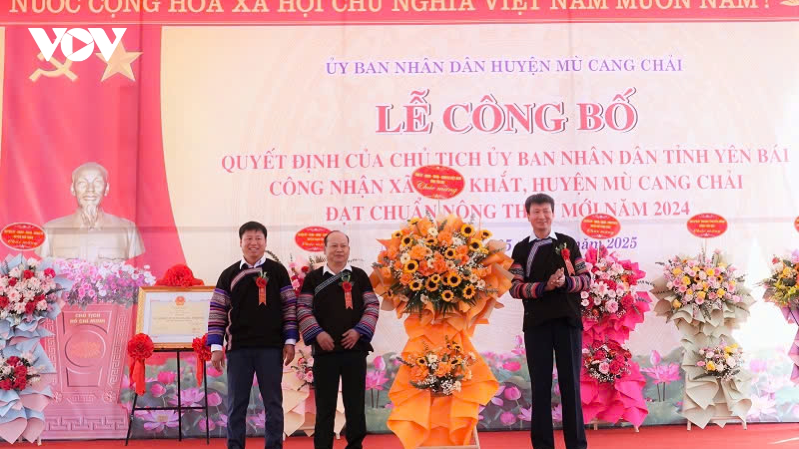 Huyện vùng cao khó khăn Mù Cang Chải (Yên Bái) có xã nông thôn mới đầu tiên