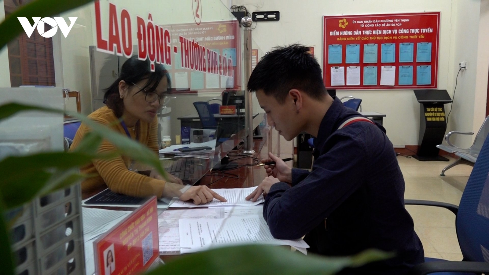 Đề xuất giải quyết các vấn đề phát sinh khi tổ chức chính quyền địa phương 2 cấp