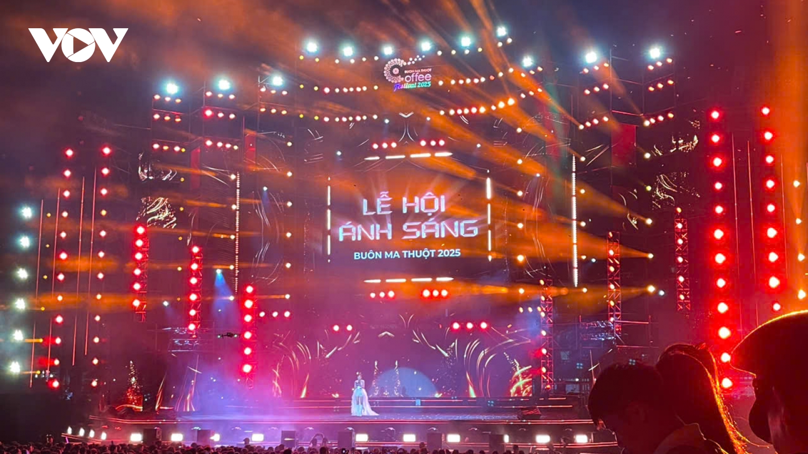 Mãn nhãn đại tiệc ánh sáng tại Lễ hội cà phê Buôn Ma Thuột