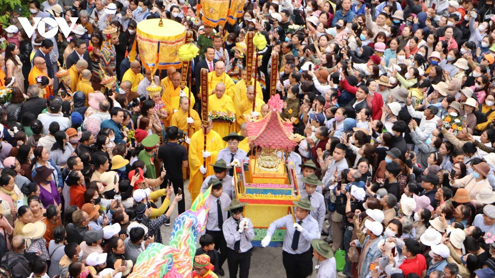 Hàng ngàn người tham gia Lễ hội Quán Thế Âm Ngũ Hành Sơn