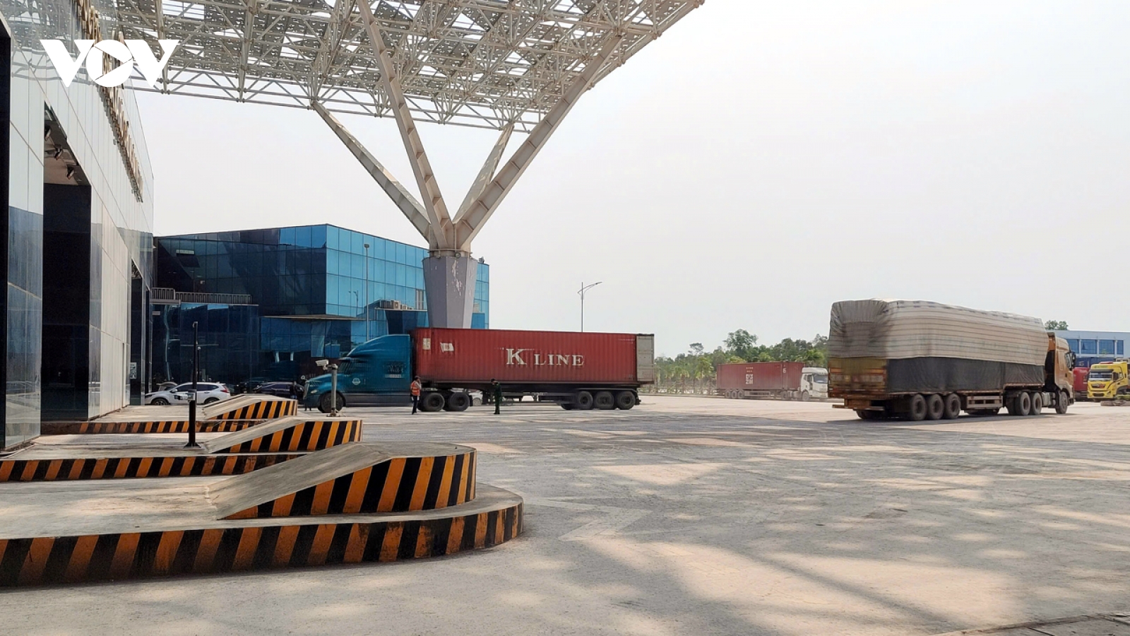 Hàng hóa xuất khẩu qua Móng Cái (Quảng Ninh) tăng hơn 66%
