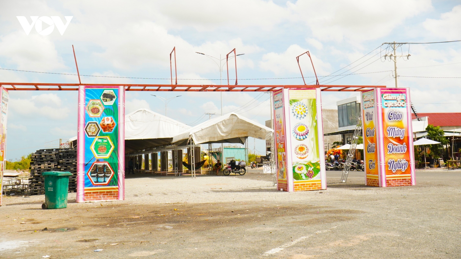 Vụ thương nhân bức xúc việc tổ chức Hội chợ - Hai công ty đồng thuận cùng tổ chức