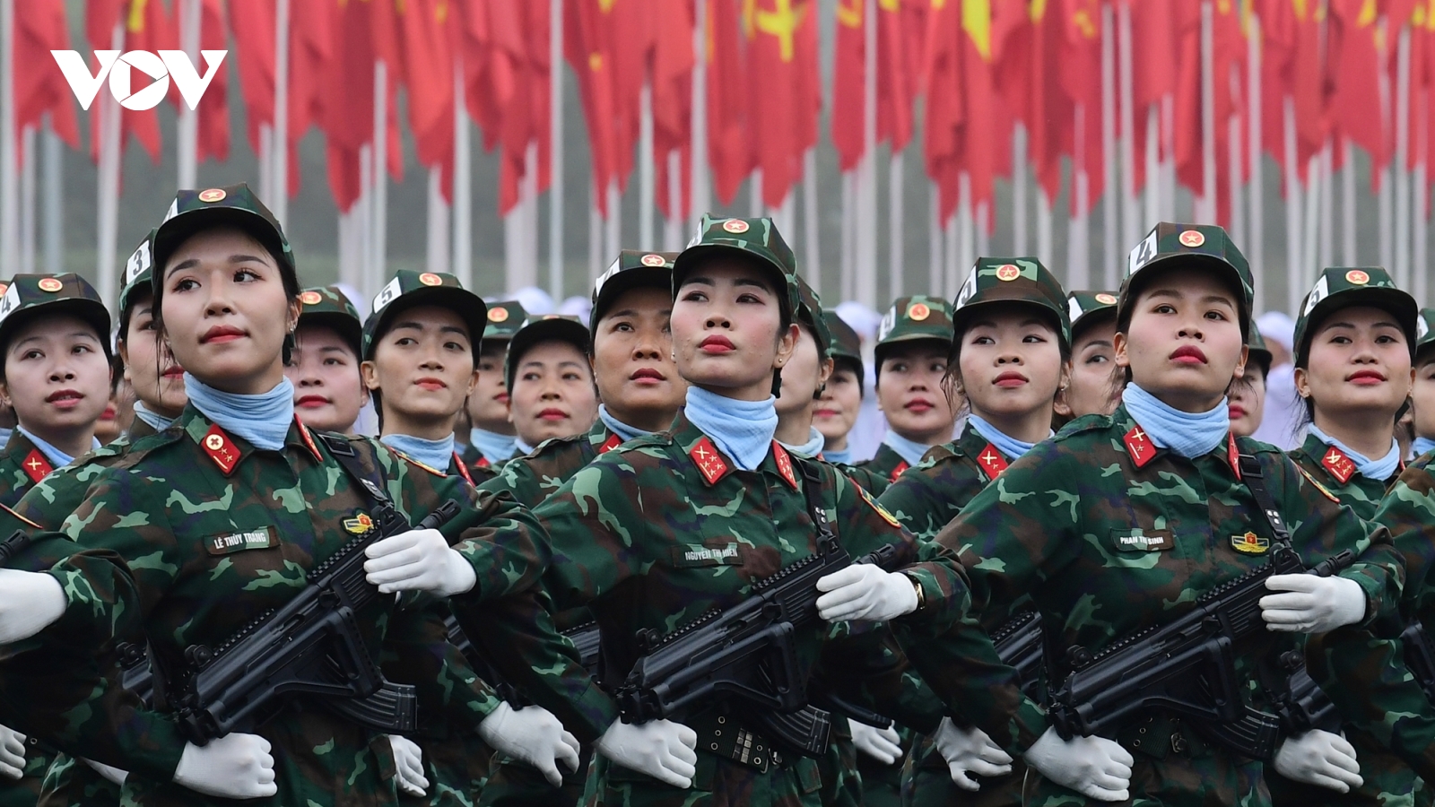 Hàng nghìn cán bộ chiến sĩ hợp luyện diễu binh, diễu hành