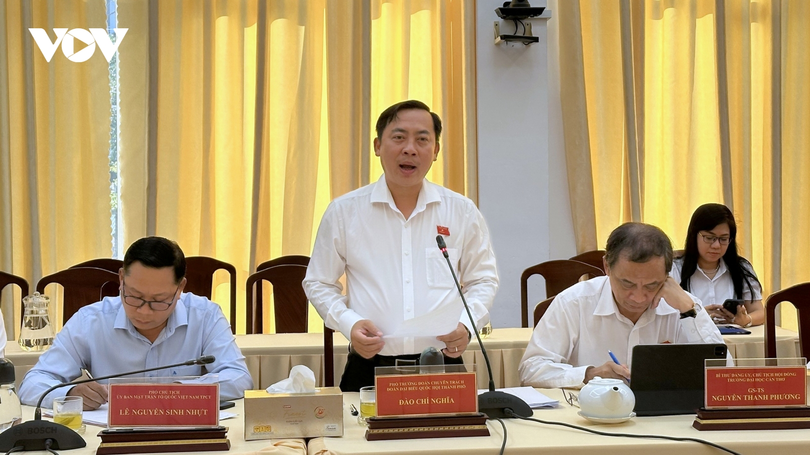 Gần 1.200 cán bộ ở Cần Thơ nghỉ việc chủ yếu do lương thấp