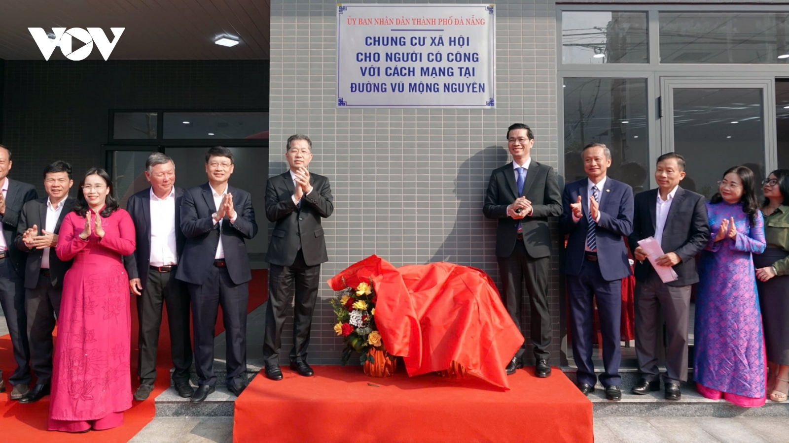 Gắn biển công trình chung cư xã hội cho người có công với cách mạng ở Đà Nẵng