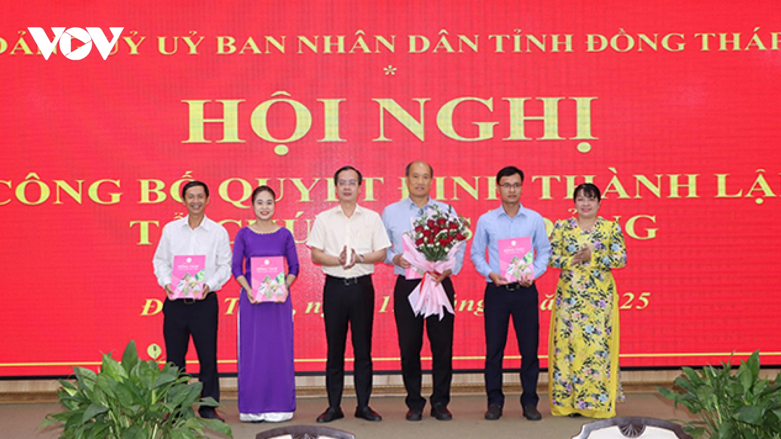 Đồng Tháp thành lập 6 tổ chức cơ sở Đảng trực thuộc Đảng bộ UBND tỉnh