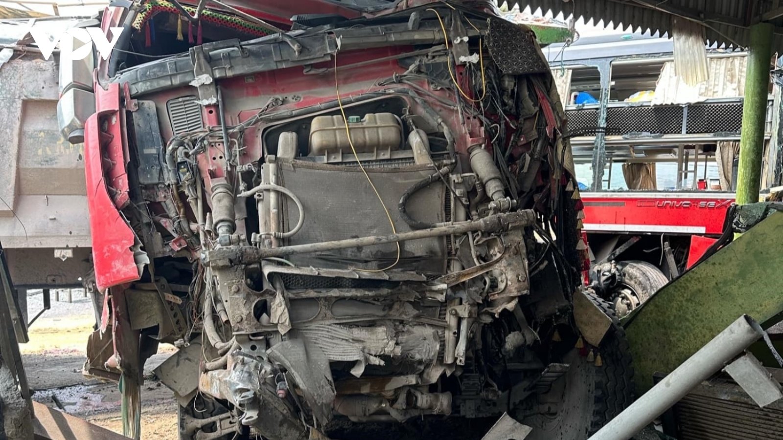 Nhân chứng bàng hoàng kể lại vụ tai nạn giao thông làm 8 người bị thương ở Quảng Bình