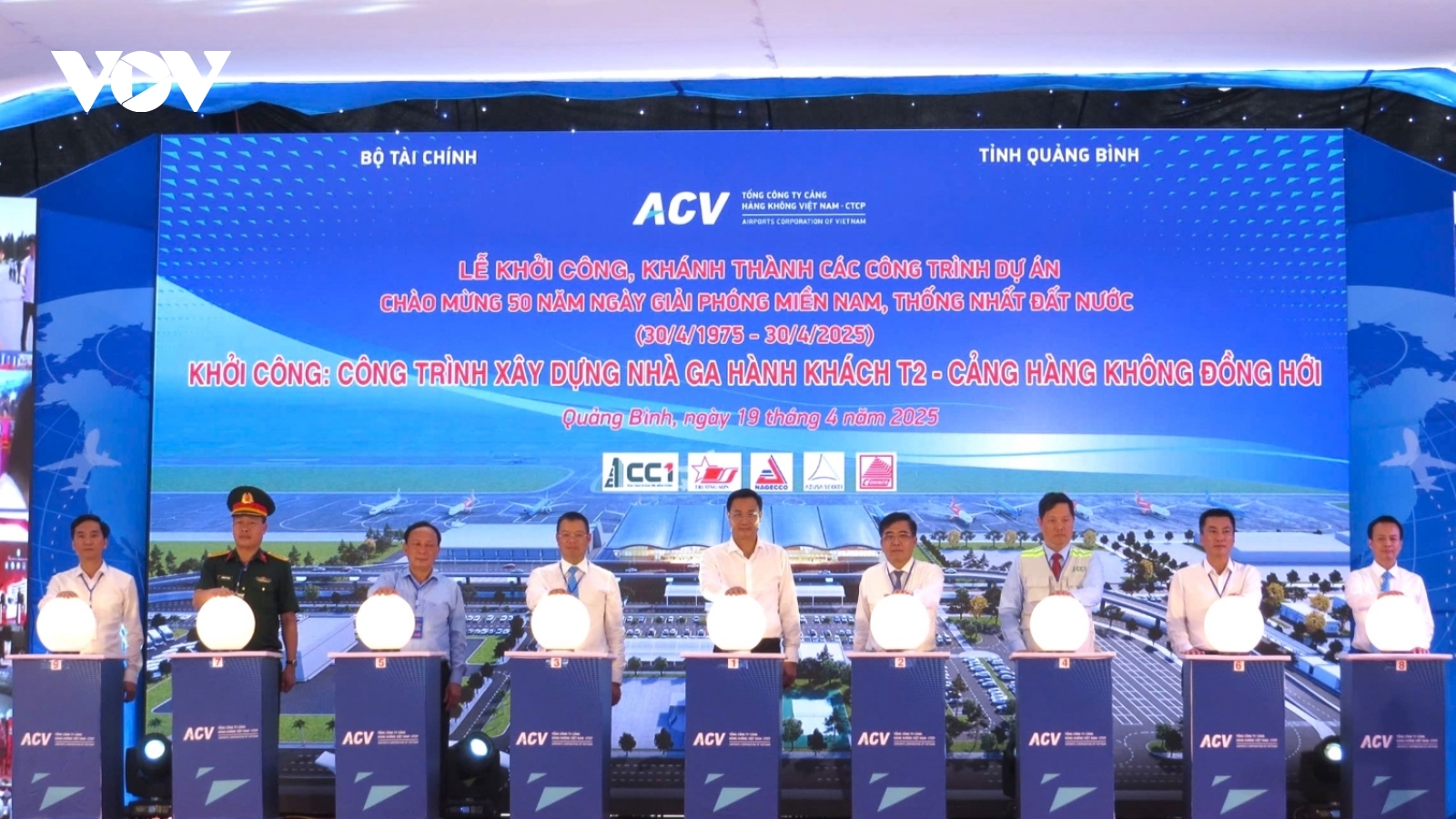 Khởi công Nhà ga hành khách T2 sân bay Đồng Hới kỷ niệm 50 năm thống nhất đất nước