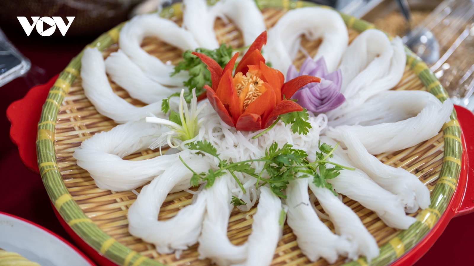 Đến Huế để trải nghiệm "Kinh đô âm thực" trong dịp lễ kỷ niệm 50 năm thống nhất đất nước