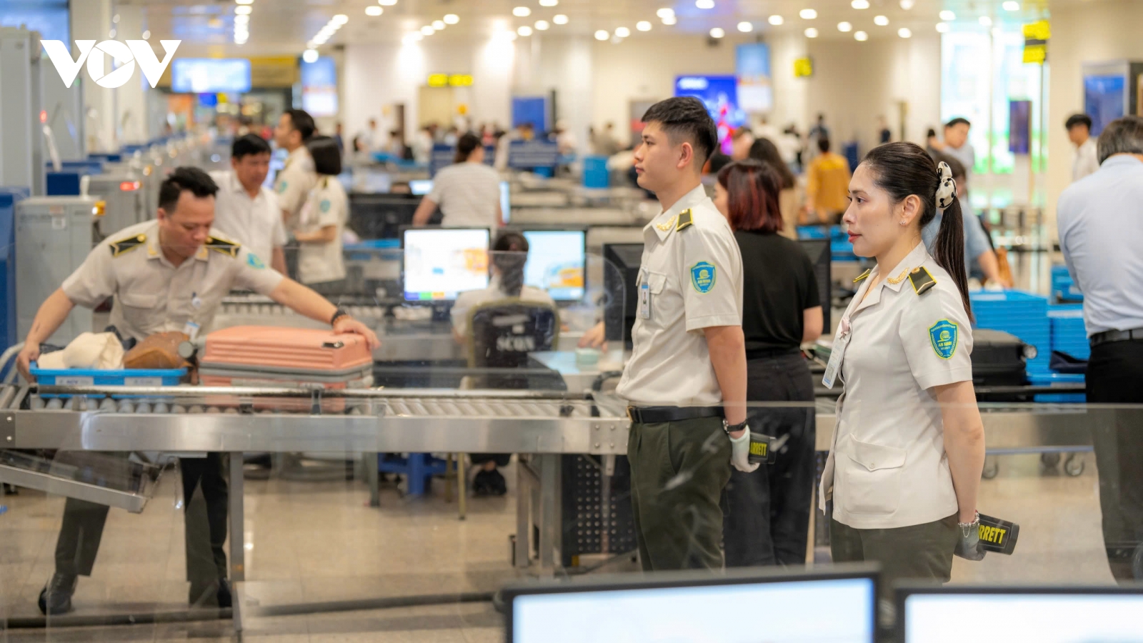 Đi máy bay dịp nghỉ lễ 30/4, hành khách cần lưu ý gì để tránh bị lỡ chuyến?