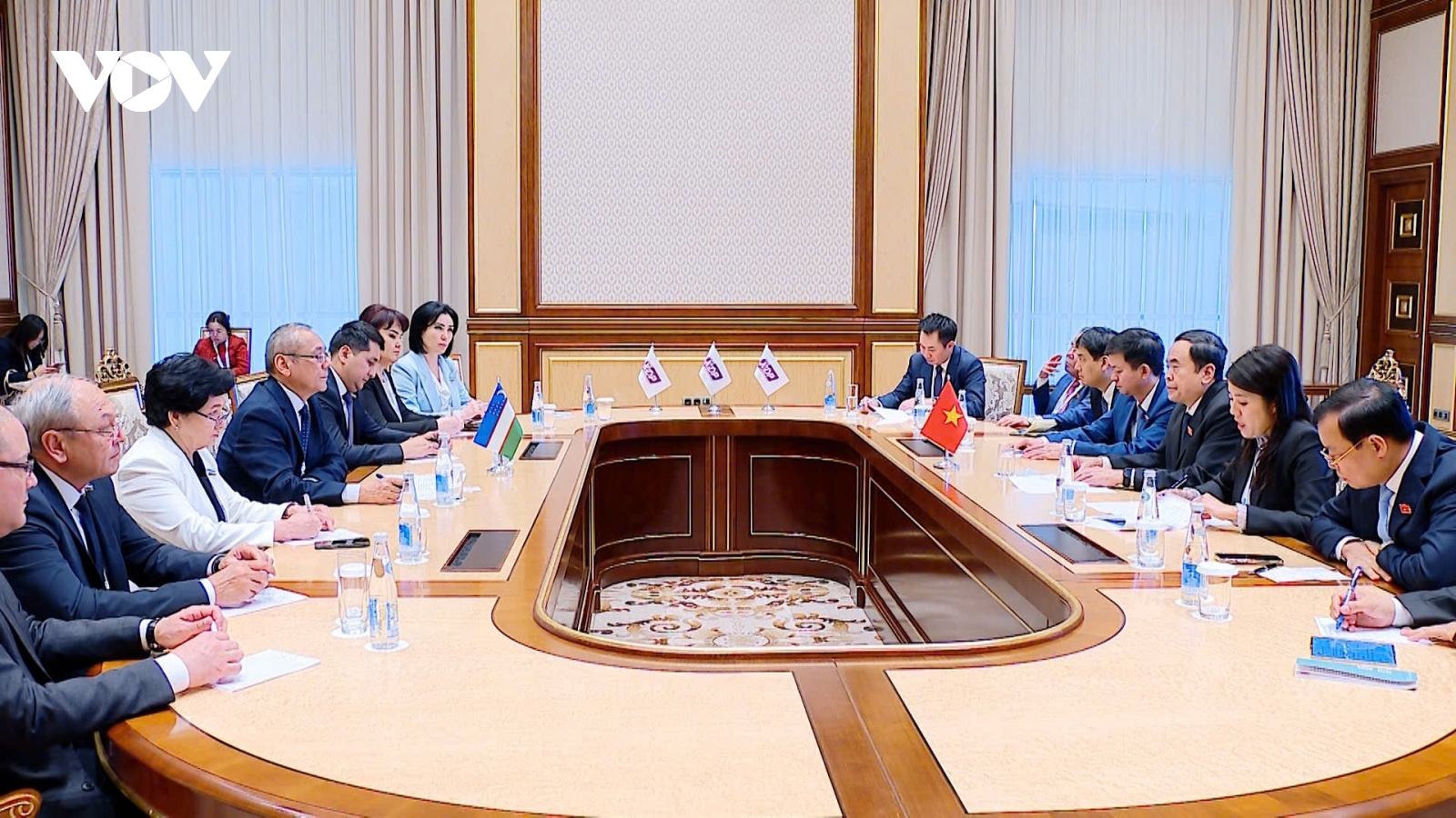 Chủ tịch Quốc hội Trần Thanh Mẫn tiếp lãnh đạo Đảng Dân chủ Nhân dân Uzbekistan
