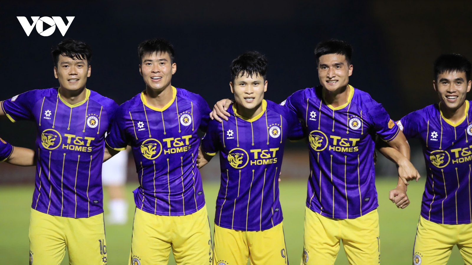 Kết quả V-League hôm nay 19/4: Hà Nội FC thắng dễ Bình Dương, áp sát ngôi đầu
