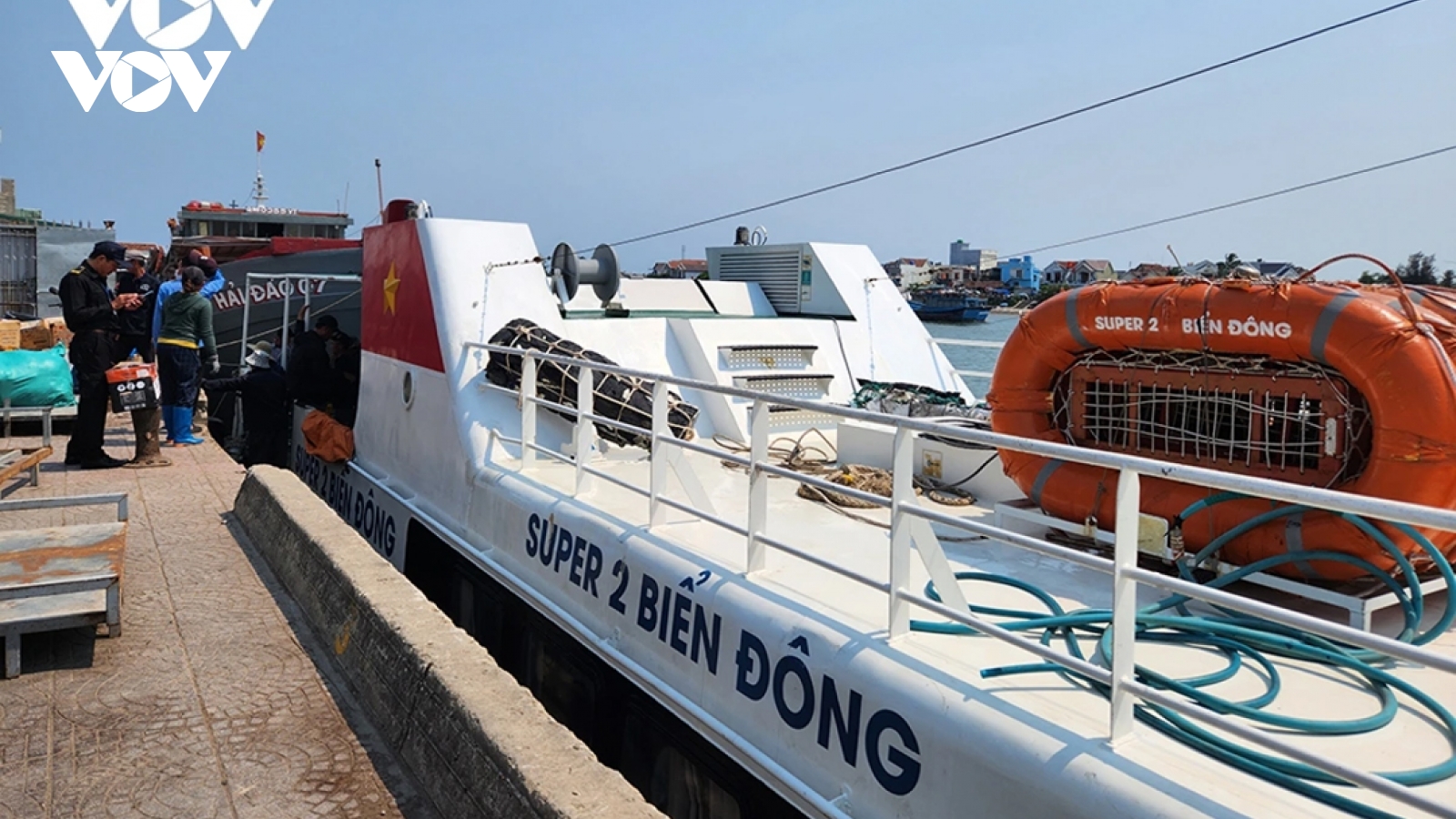 Biển động, Quảng Ngãi tạm dừng hoạt động tuyến Sa Kỳ- Lý Sơn