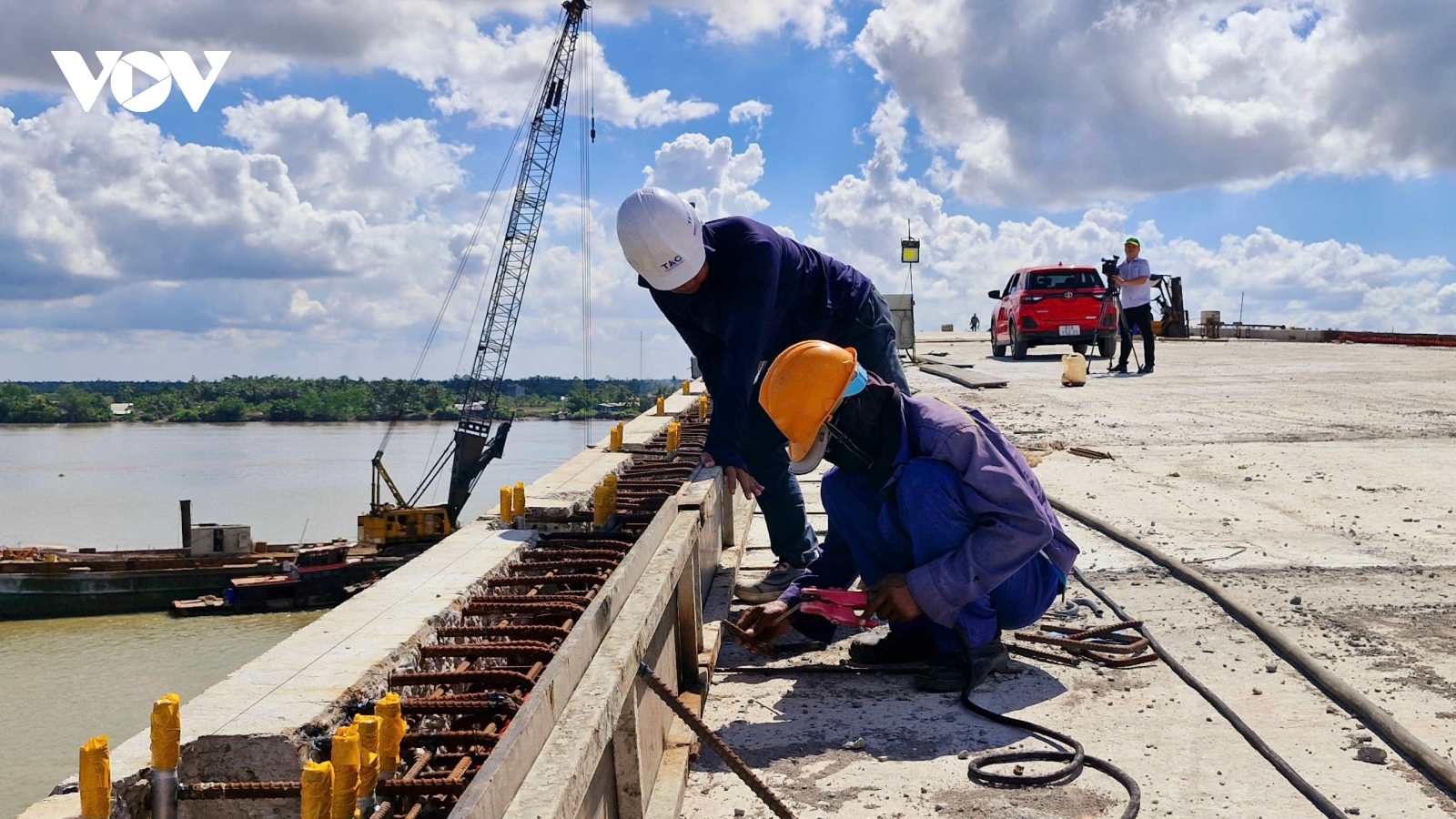 Cận cảnh cầu Đại Ngãi 2 sắp thông xe kỹ thuật