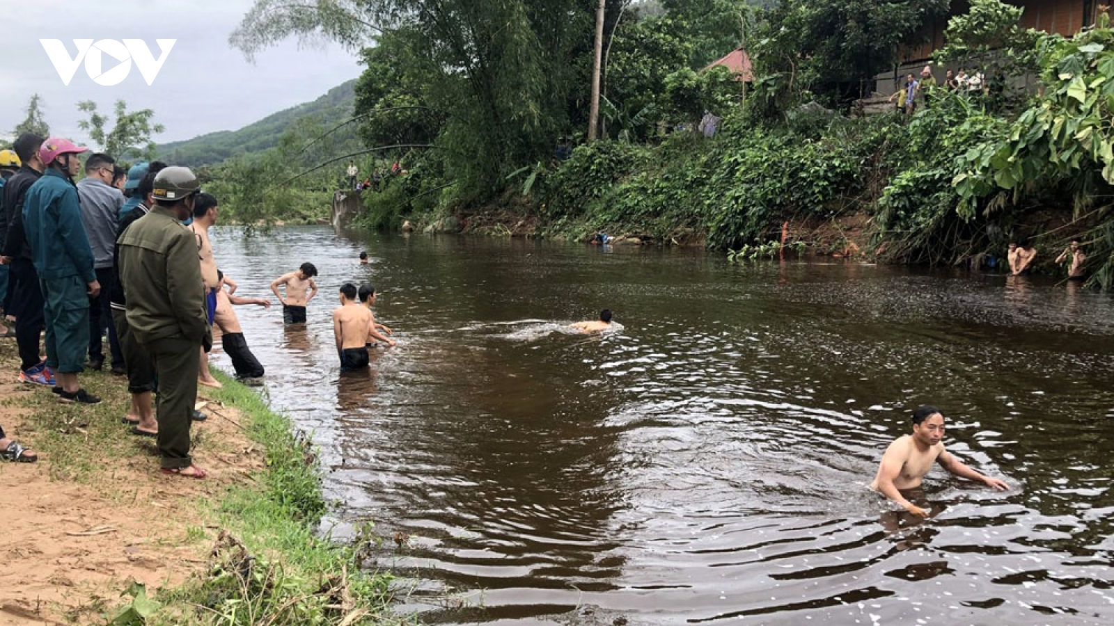 2 người ở Lai Châu mất tích khi đi qua cầu tràn trong đêm