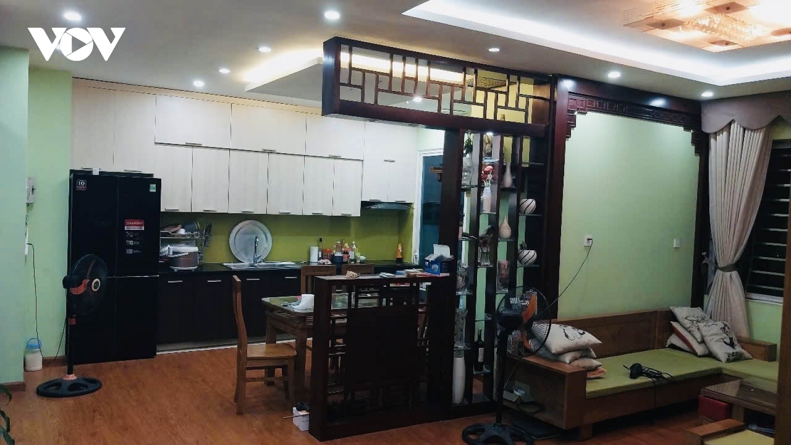 Ngân hàng siết tín dụng bất động sản: Áp lực lãi thả nổi khiến người vay lo lắng