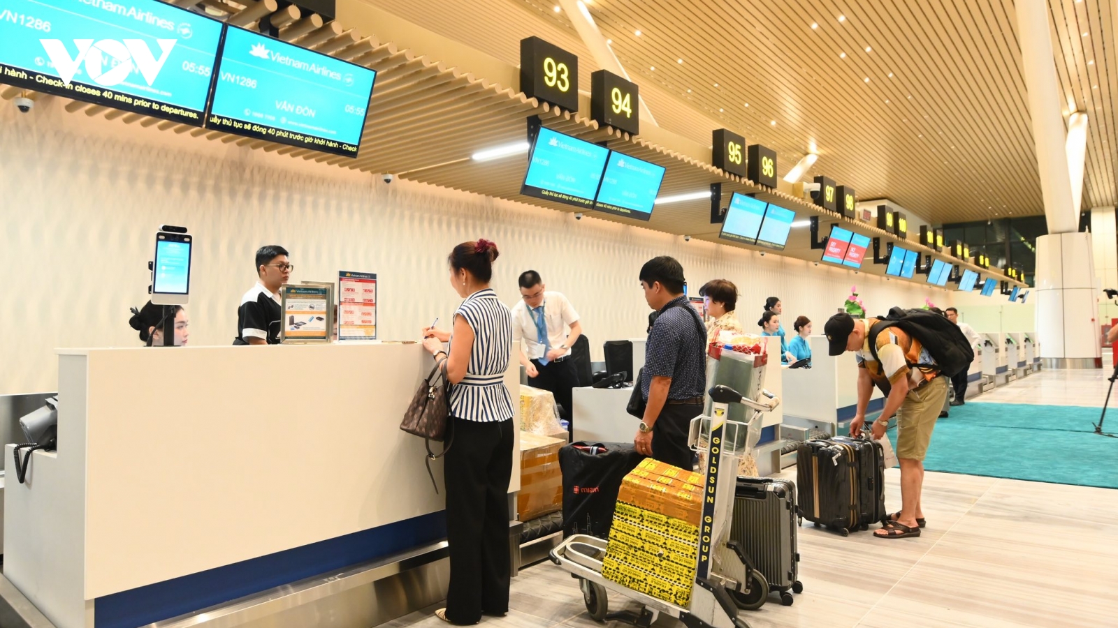 Nhà ga T3 Tân Sơn Nhất khai thác chuyến bay đầu tiên