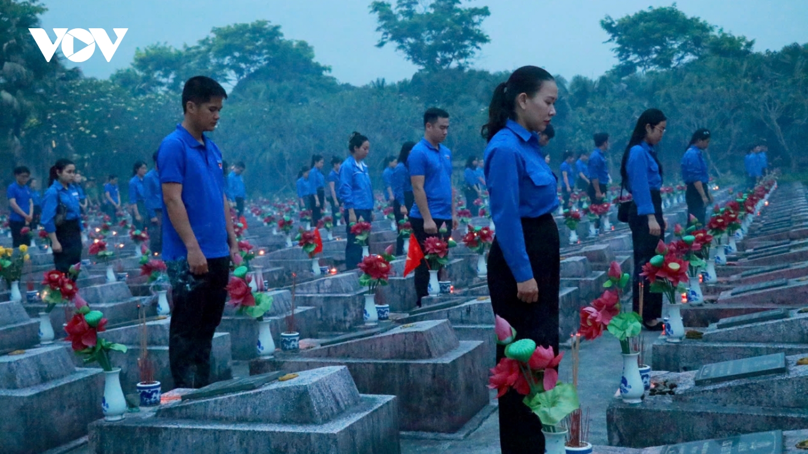 1.500 đoàn viên thanh niên Quảng Bình thắp nến tri ân liệt sỹ