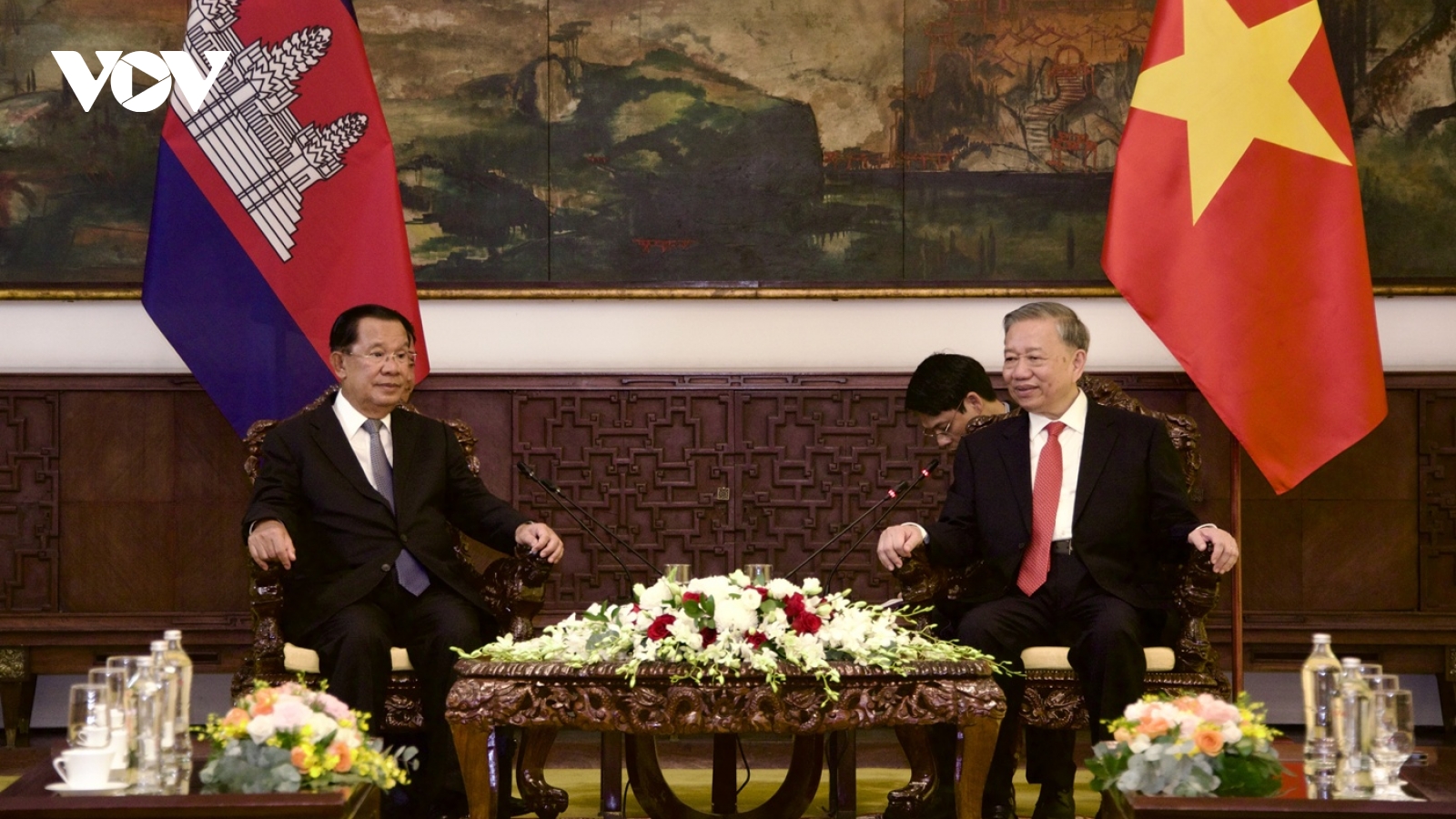 Tổng Bí thư Tô Lâm hội kiến Chủ tịch Đảng Nhân dân Campuchia Hun Sen