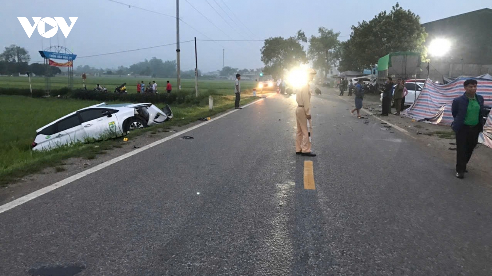 Va chạm giữa ô tô con và taxi, một người tử vong tại chỗ