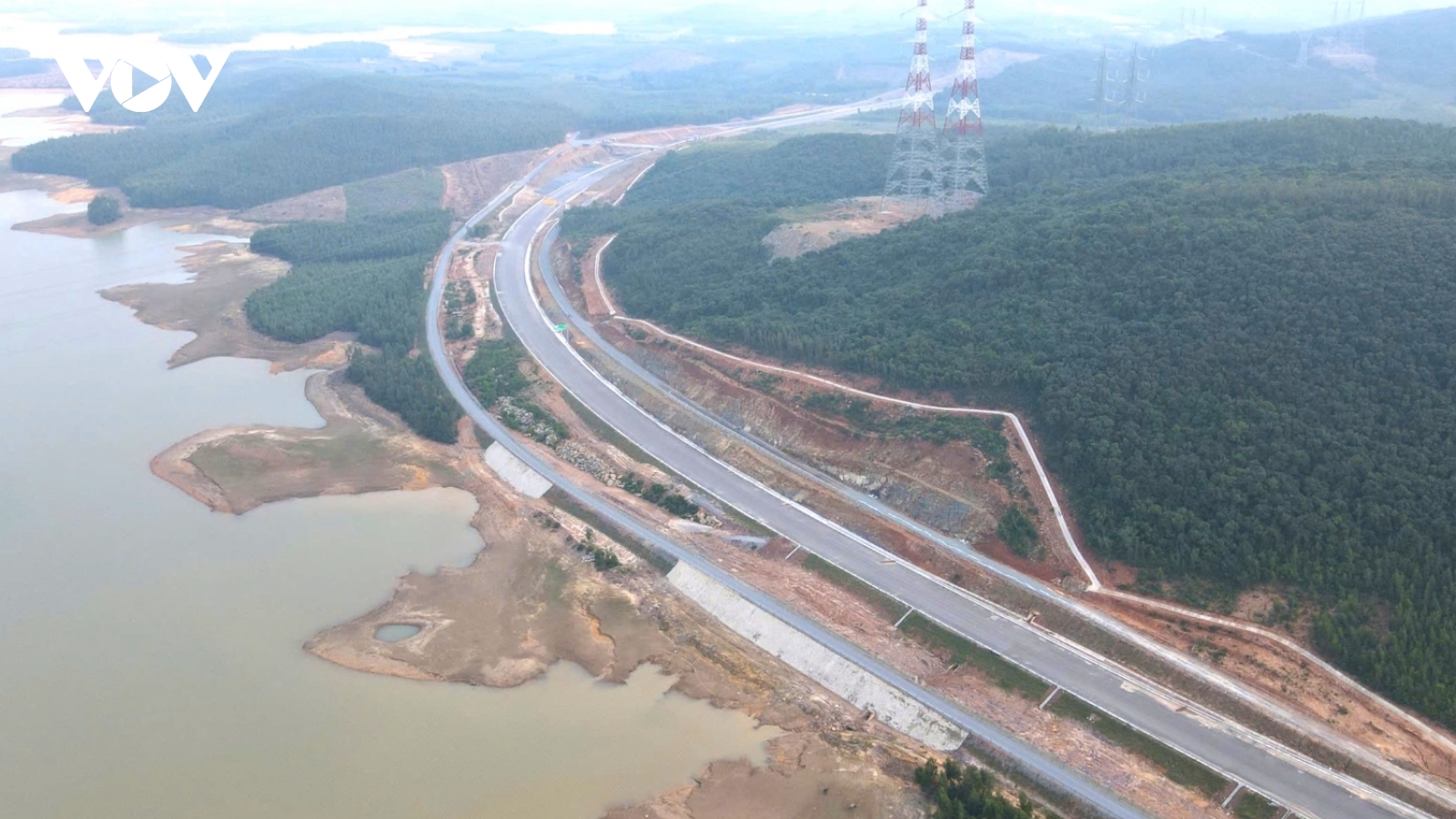 “Chạy nước rút” hoàn thành cao tốc Bắc- Nam qua Quảng Bình trước 30/4