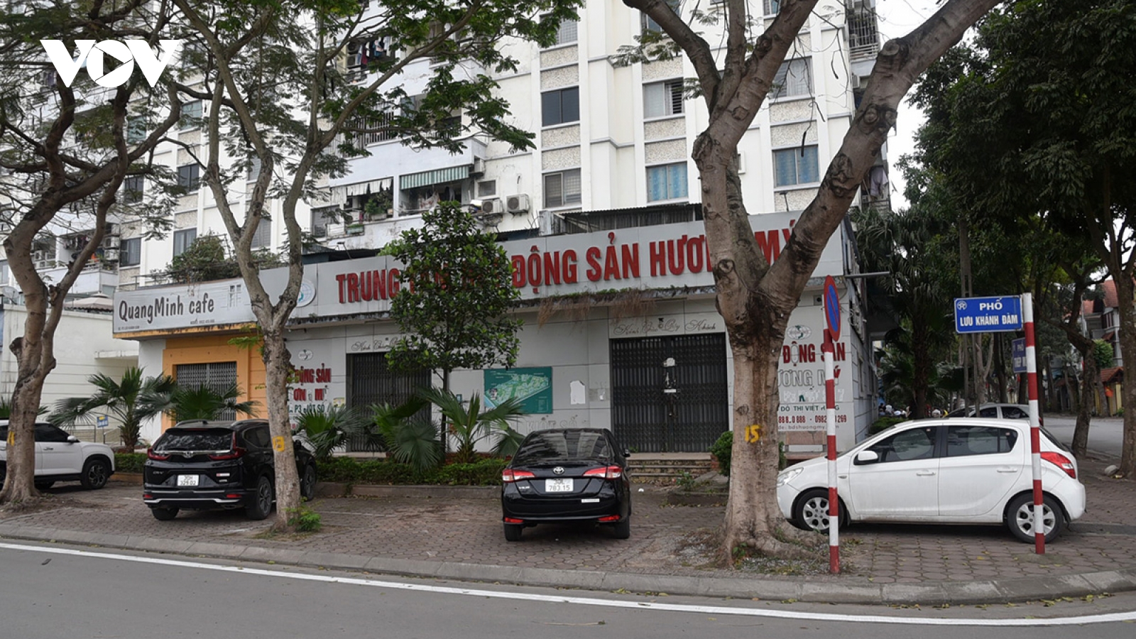 Hàng nghìn m2 diện tích ki ốt kinh doanh khu đô thị Việt Hưng bị bỏ hoang