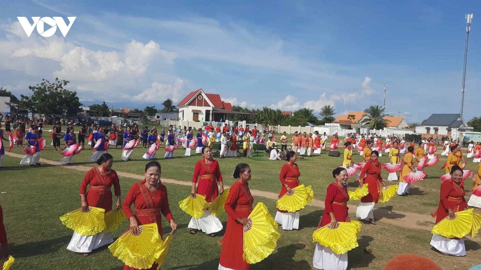 Khởi sắc từ những làng Chăm Ninh Thuận sau 50 năm giải phóng