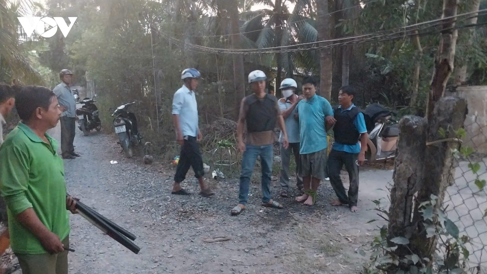 Khống chế đối tượng tâm thần “lên cơn” gây thương tích cho nhiều người