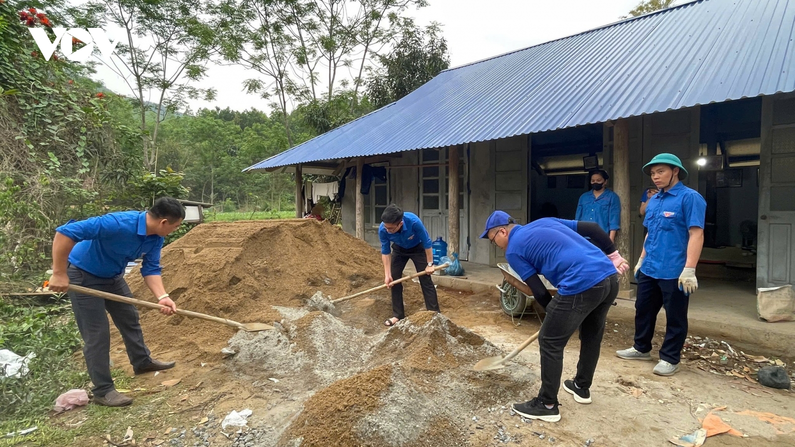 Bắc Kạn: Chính quyền bảo lãnh để hộ nghèo có vật liệu xóa nhà tạm, nhà dột nát