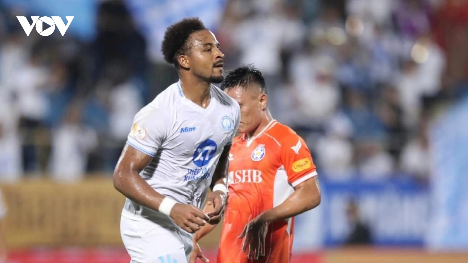 Xuân Son tái xuất sân cỏ, chờ ngày thi đấu trở lại