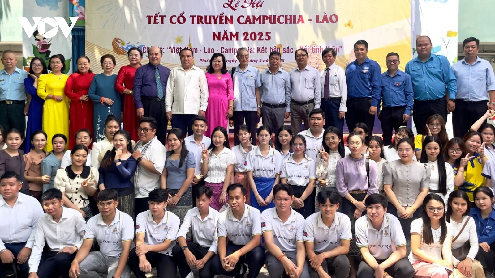 Sinh viên Lào, Campuchia đón Tết cổ truyền tại TP.HCM: Ấm áp như quê nhà