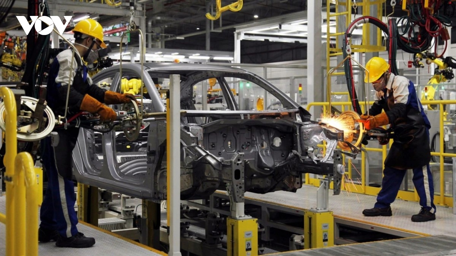 Gia hạn thuế tiêu thụ đặc biệt cho ô tô sản xuất trong nước