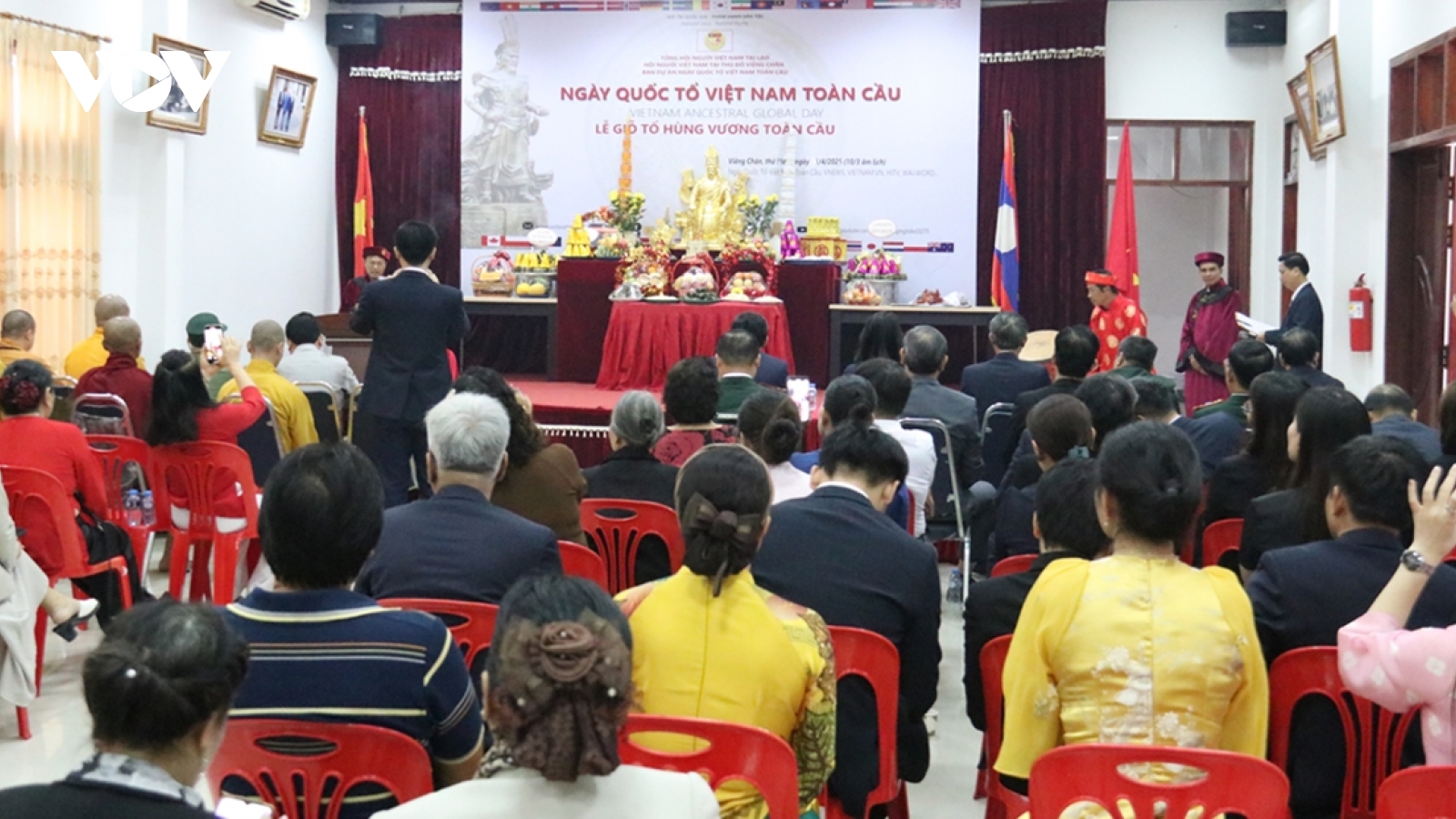 Người Việt tại Lào tri ân công đức các Vua Hùng