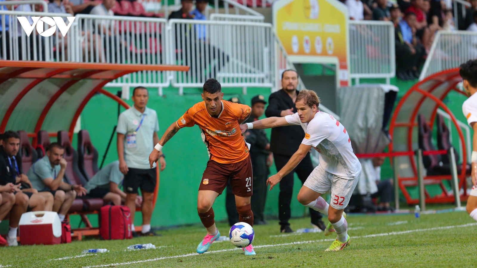 2 cầu thủ bị treo giò ở vòng 23 V-League, HAGL thiết lập thông số khó tin