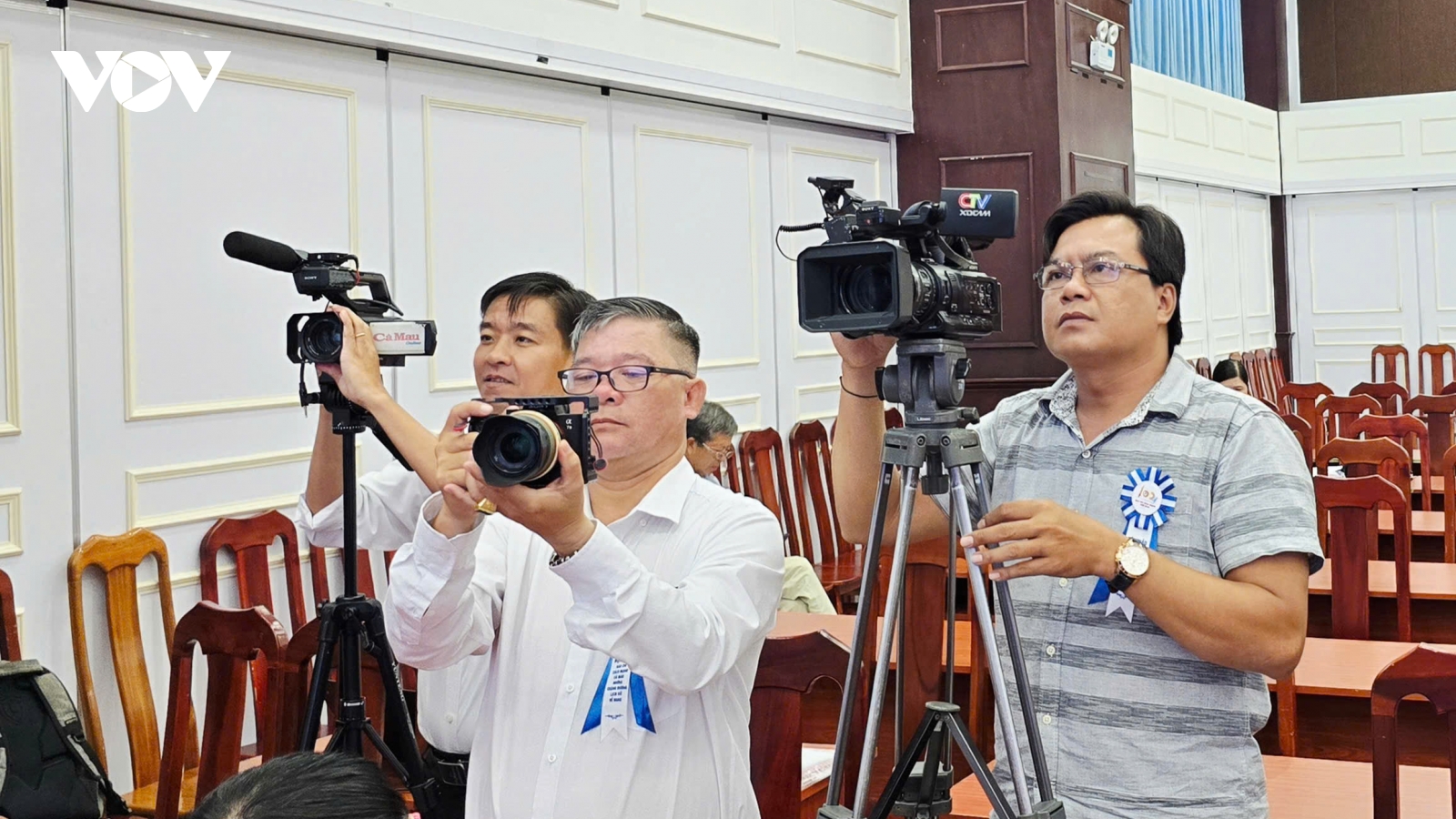 Nhớ thế hệ nhà báo “xây” đi đôi với “chống”