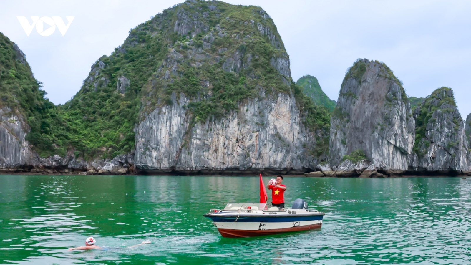 Đỗ Kim Phúc, Ánh Viên lập kỷ lục giữa di sản thiên nhiên thế giới