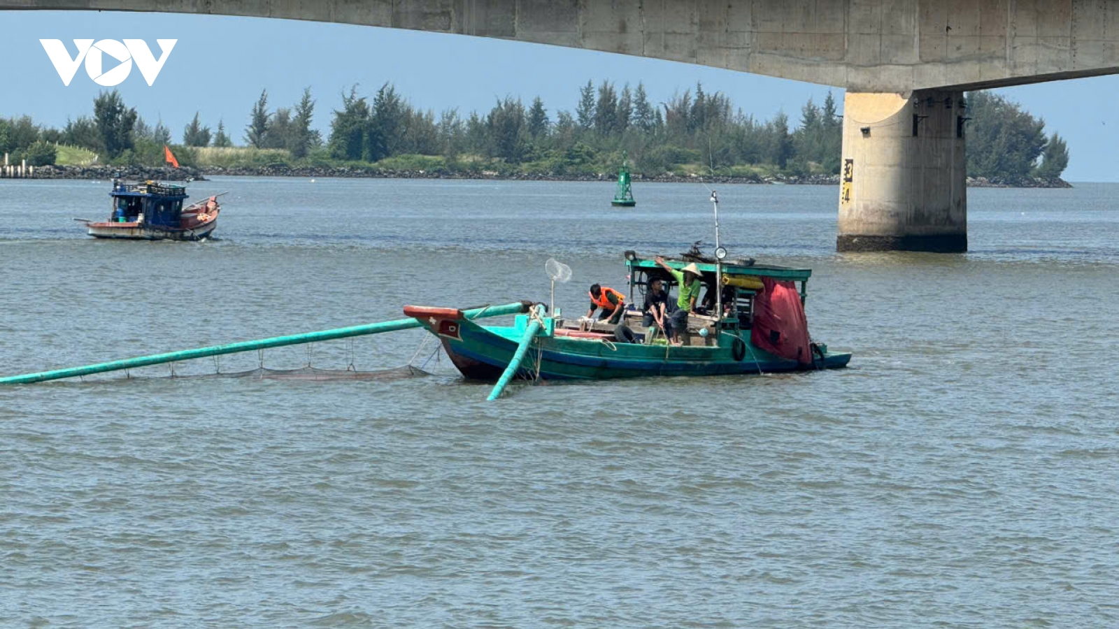 Kiên Giang tìm thấy thi thể du khách nhảy sông Đông Hồ tự tử