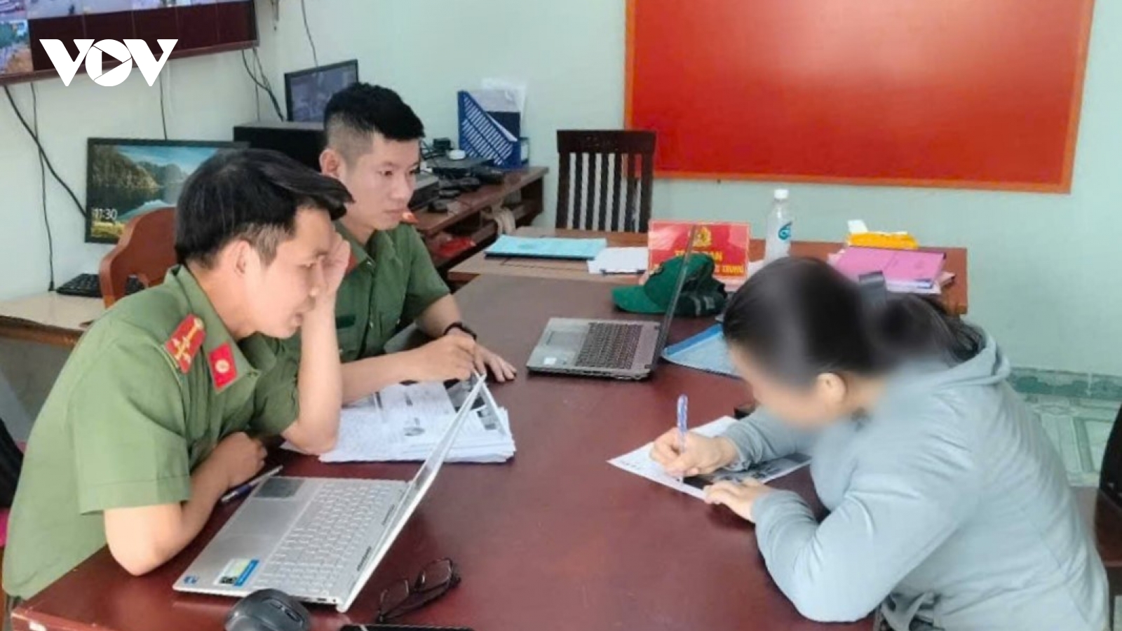 Triệu tập 2 chủ tài khoản facebook đăng tin sai sự thật liên quan vụ “bắt cóc trẻ em”