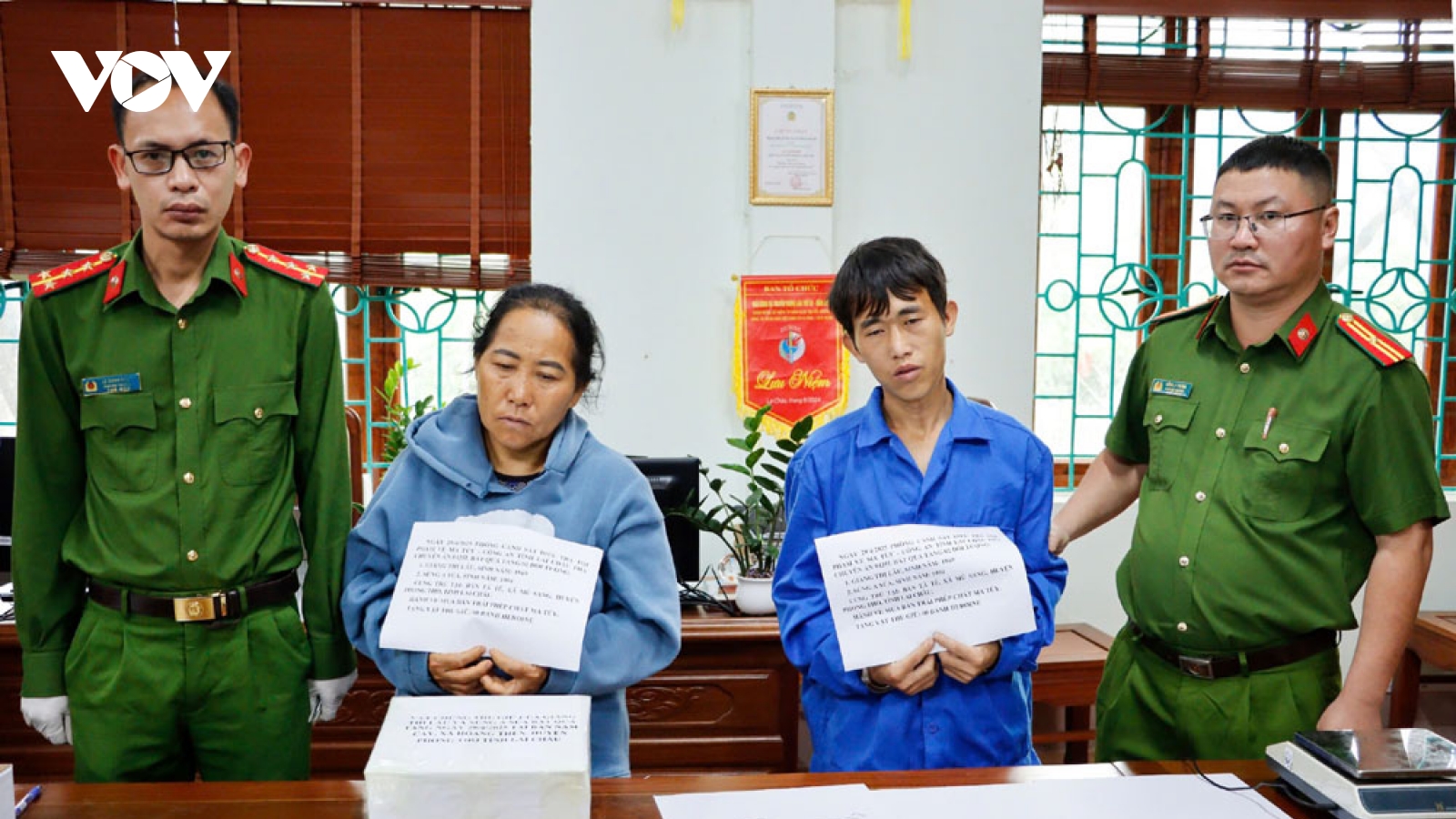 Công an Lai Châu bắt nhóm đối tượng vận chuyển 8 bánh heroin đi tiêu thụ