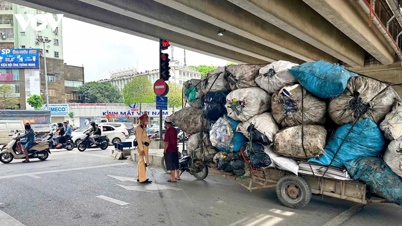 Hà Nội tạm giữ gần 200 phương tiện tự chế gây mất an toàn giao thông