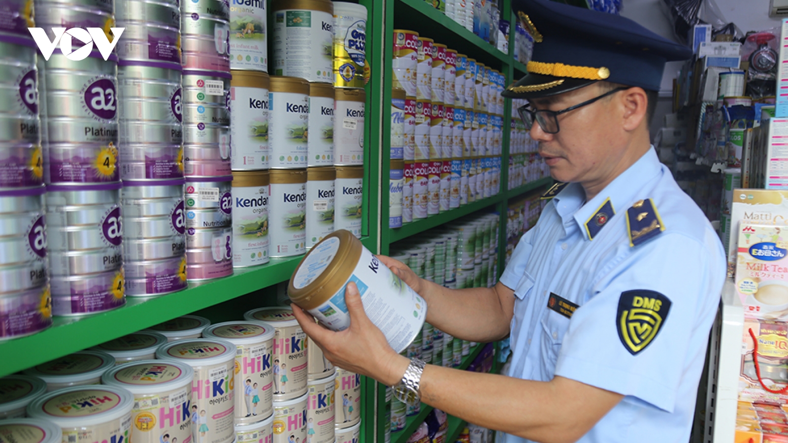 Quảng Ninh tăng cường kiểm tra thị trường sữa, thực phẩm chức năng