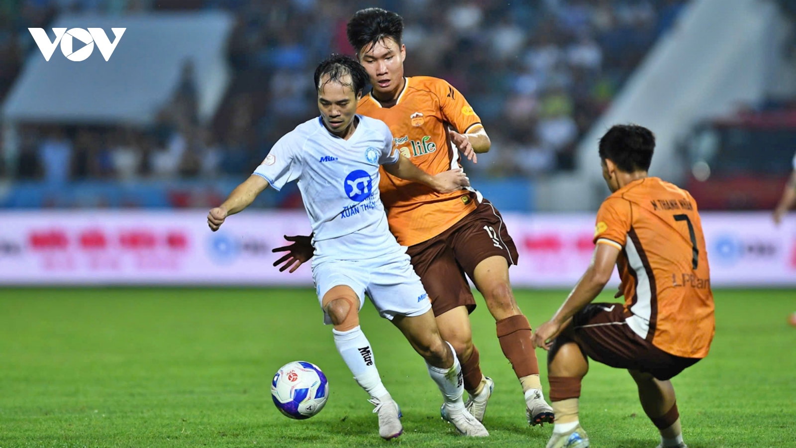 Toàn cảnh trận Nam Định 6-1 HAGL: Người cũ gieo sầu cho đội bóng phố Núi