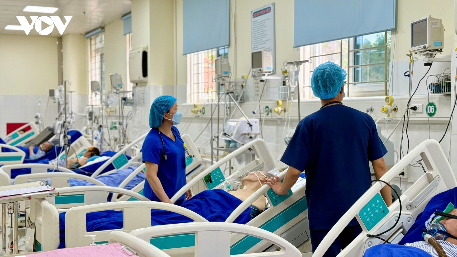 Xuyên lễ điều trị, chăm sóc sức khoẻ cho người dân miền núi Sơn La