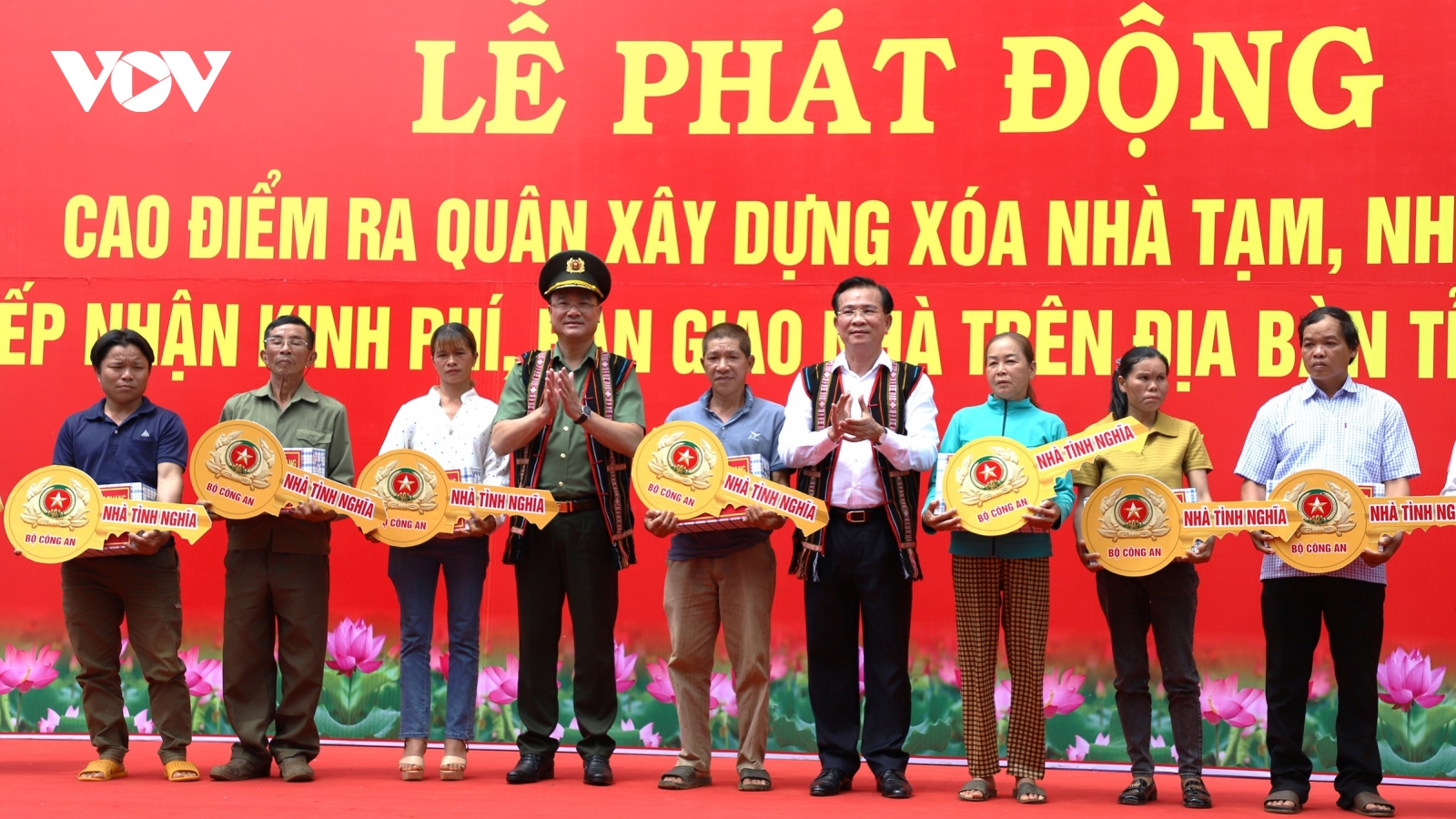 Bộ Công an trao 500 căn nhà tình nghĩa tại Đắk Nông