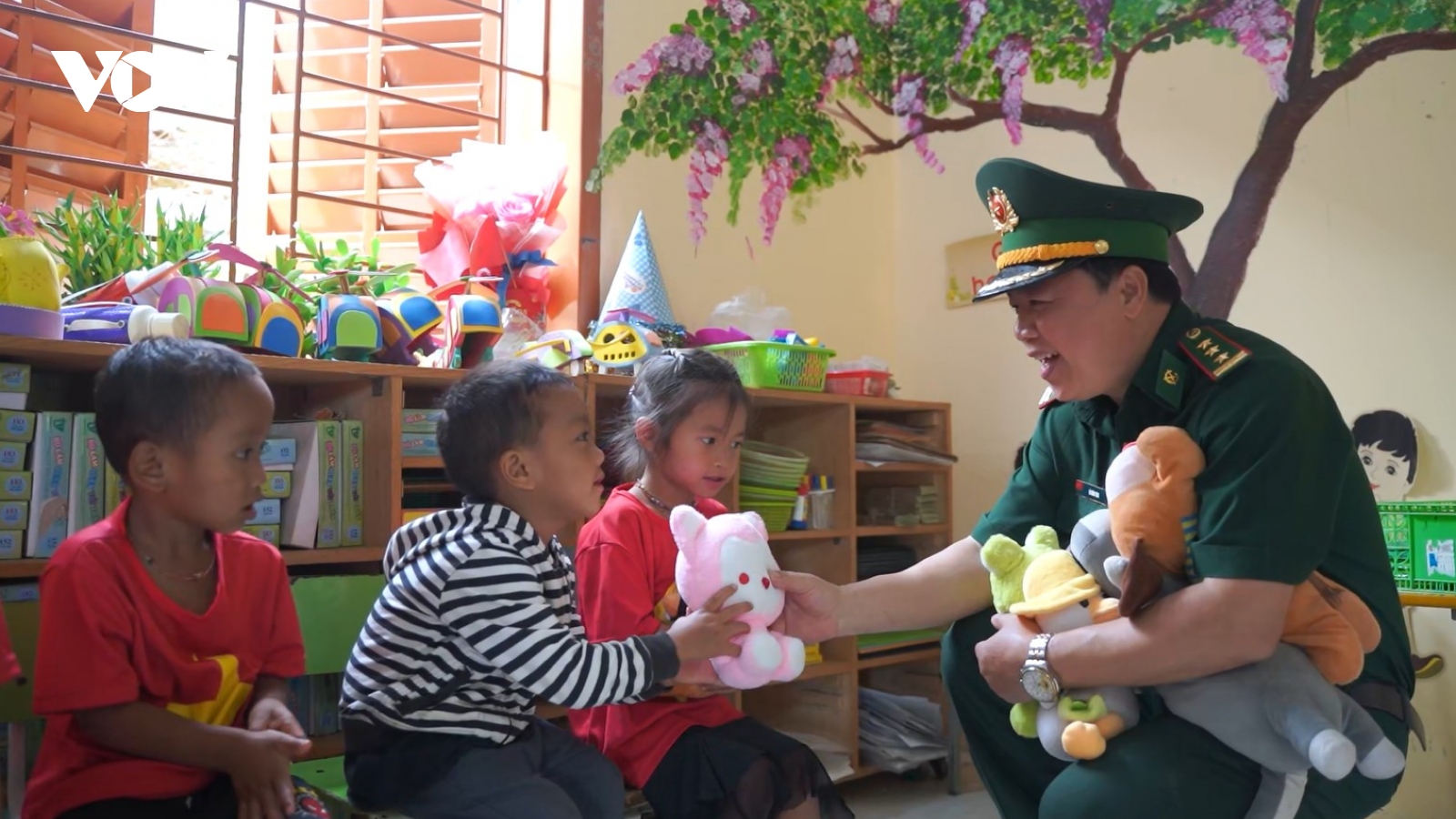 Tết thiếu nhi nơi vùng cao biên giới Sơn La