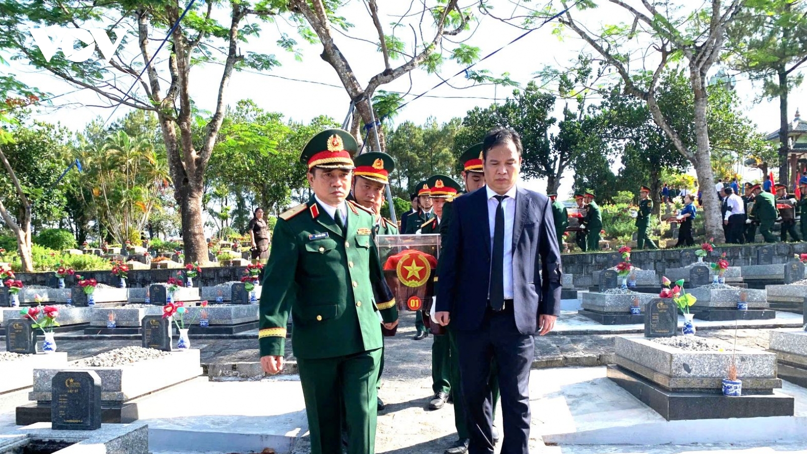 Huế truy điệu, an táng 10 hài cốt liệt sĩ hy sinh tại Lào