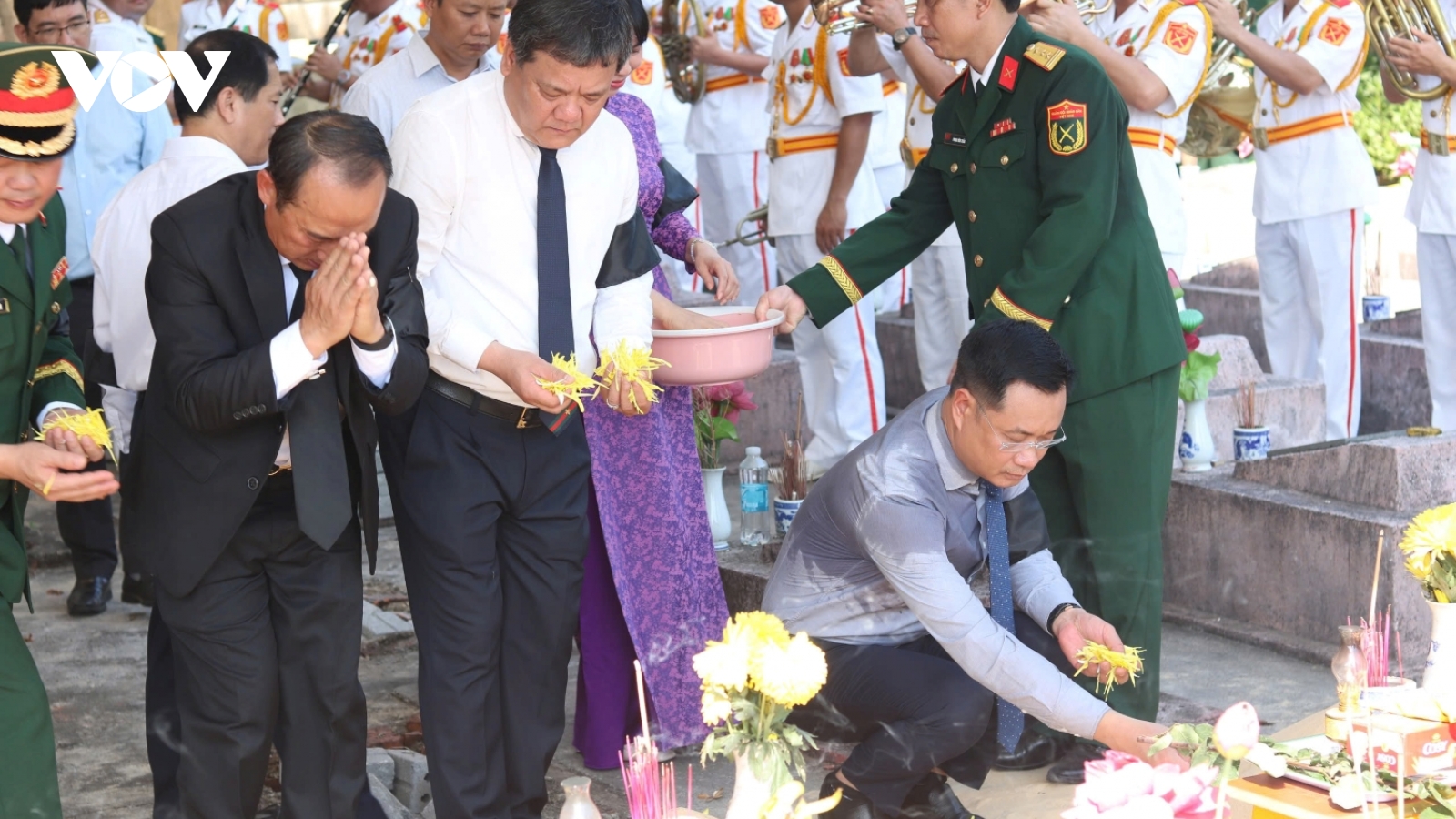 Đưa 17 liệt sĩ hy sinh tại Lào về truy điệu và an táng tại tỉnh Quảng Bình