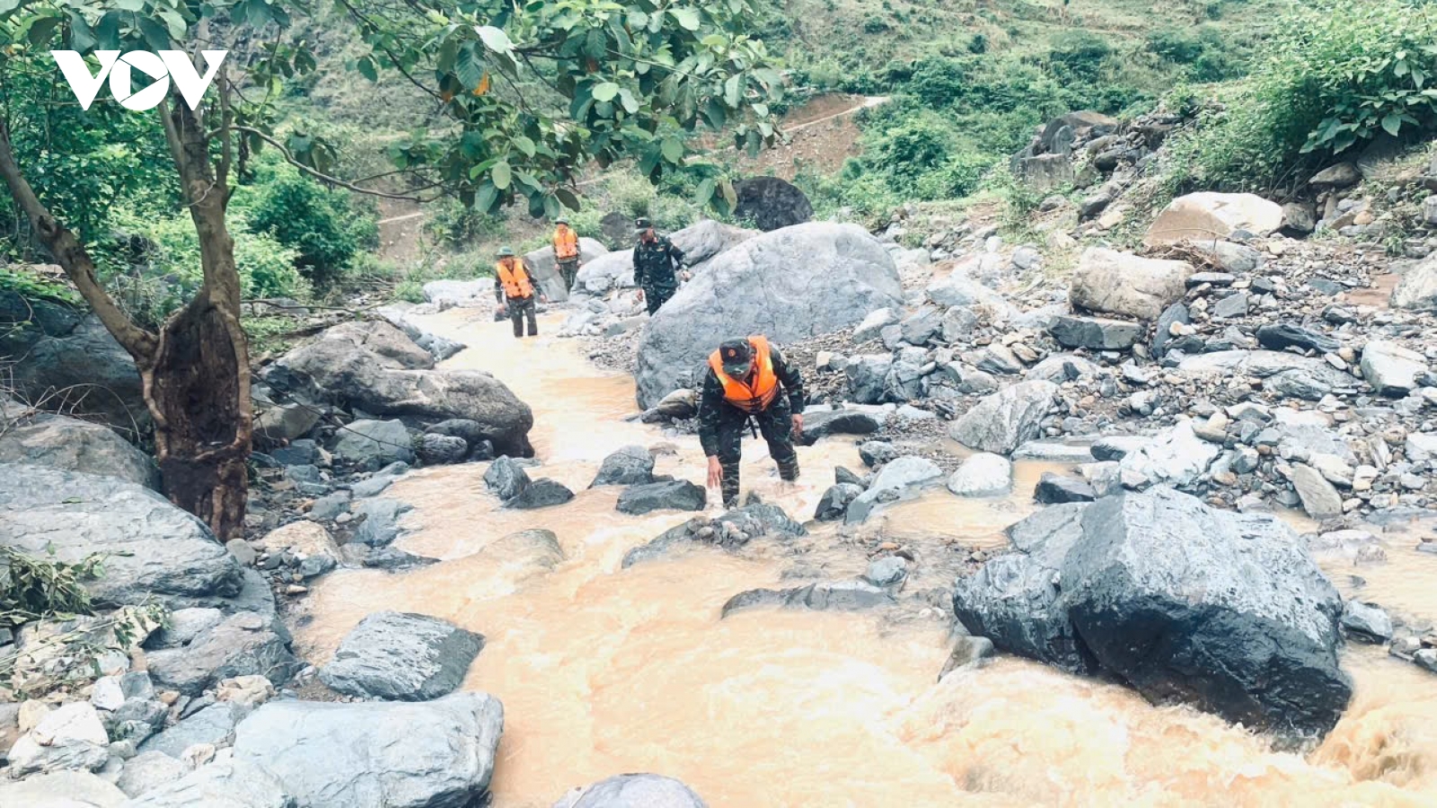 Vụ 2 mẹ con bị lũ cuốn ở Sơn La: Tìm thấy thi thể người mẹ